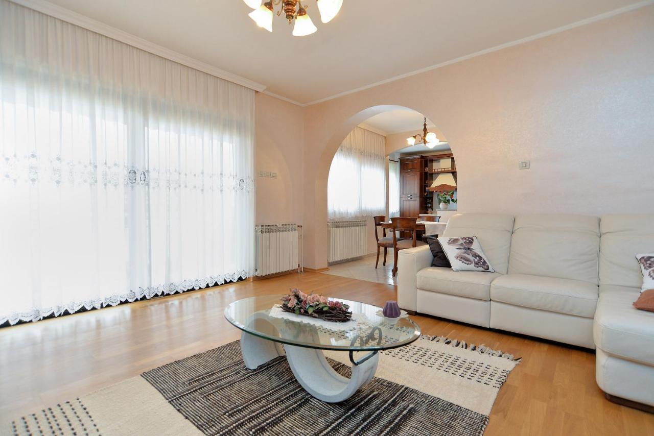 Rocka 1195 Apartman
